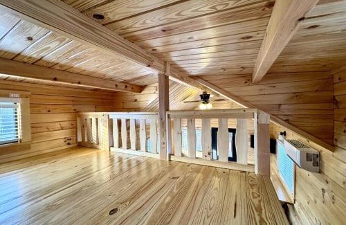 Marion House | Charming Log Cabin with Loft on Lake James- Private Resort Amenities