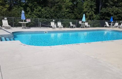 Marion House | Charming Log Cabin with Loft on Lake James- Private Resort Amenities