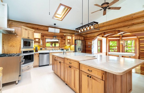 New Tazewell Cabin | Charming log home with stunning lakefront views, hot tub, boat rental available