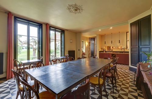 Raveau House | Charming manor house with pool and spa access