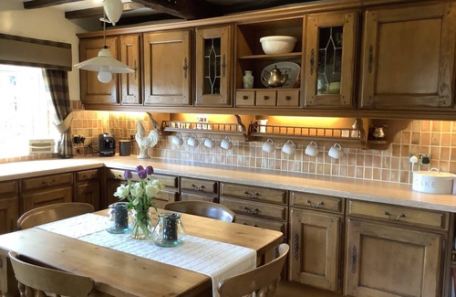 Ingrow House | Charming Modernized 16Th Century Farm House with stunning garden & views