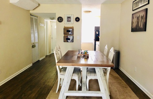 Mount Pleasant House | Charming Mt. Pleasant Townhome - pet friendly with parking & free WiFi