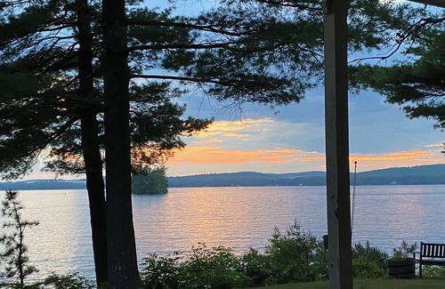 Strafford Cottage | Charming New England 4bd Family Lake House w/Yard, Patio, Docks and Views