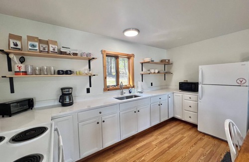 Steuben Cottage | Charming ocean view cottage with WiFi, AC in beautiful Steuben