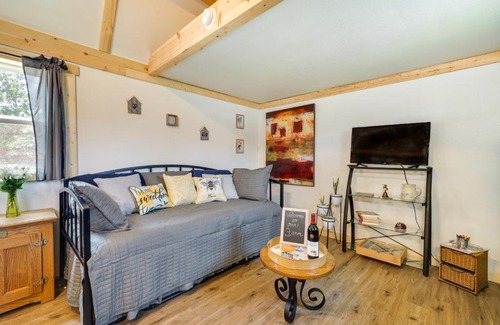 Rufe Apartment | Charming Oklahoma Retreat with Grill - Pets Welcome!