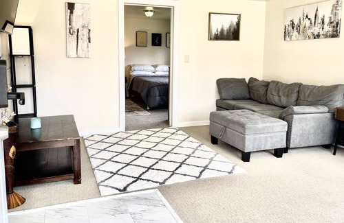 Tillicum House | Charming one bedroom near Amazon, JBLM, and American lake