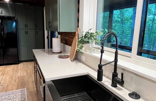 Bowling Green Cabin | Charming One-Of-A-Kind Log Cabin with Space for Everyone!