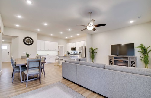 Ozark House | Charming Ozark Abode w/Yard & Pool Access