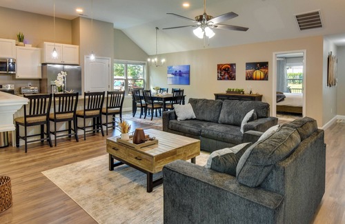 Pendleton House | Charming Pendleton Retreat ~ 5 Mi to Clemson!