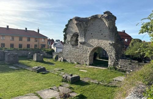 Innerstaden Apartment | Charming penthouse in the center of Visby