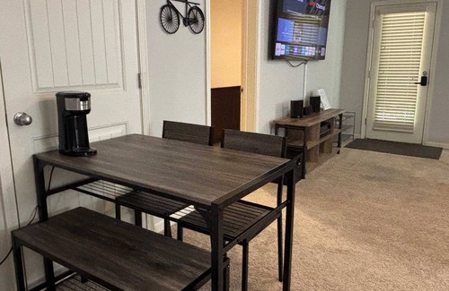 Buford House | Charming Private Guest Suite in marvelous Buford with WiFi, AC