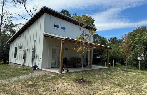 Hampstead Cottage | Charming, private, quiet and family-friendly Cottage in Hampstead NC