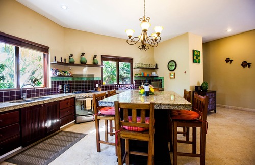 Isla Mujeres House | Charming Private Retreat sleeps 6 with ocean views! Special Low Season Rates