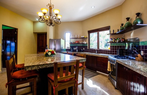 Isla Mujeres House | Charming Private Retreat sleeps 6 with ocean views! Special Low Season Rates