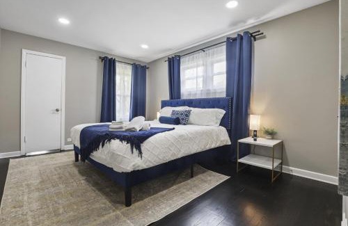 Des Plaines House | Charming Retreat in the Heart of Des Plaines residence
