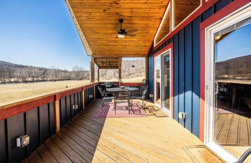 Barren Springs House | Charming riverside with stunning views, cozy interiors, full amenities, and spacious decks.