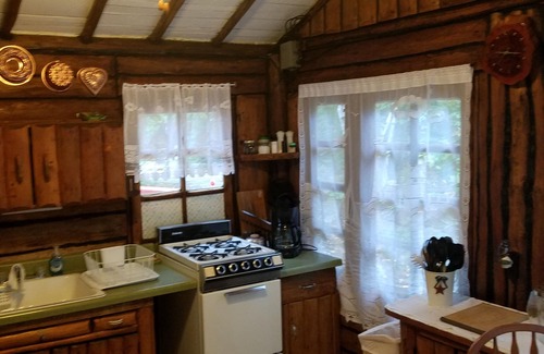 Paradise Cabin | Charming rustic cottage on the shores of Lake Superior