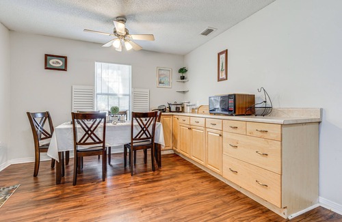 Satsuma House | Charming Satsuma Home ~ 14 Mi to Mobile!