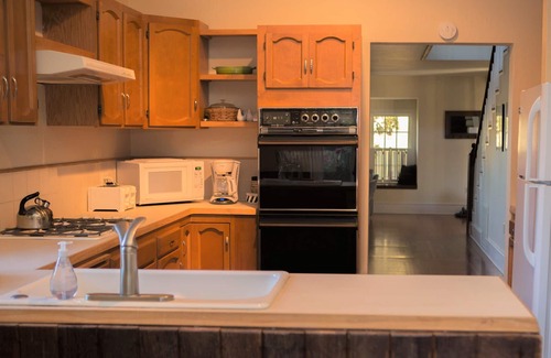 Sebastopol House | Charming Sebastopol Home - 5 Minute Walk to Town