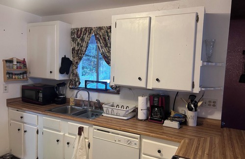 Salyer House | Charming secluded 2-bedroom home in Hawkins Bar with pool and pet friendly