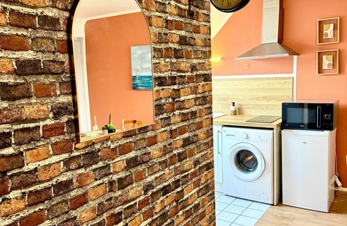 Pontorson Apartment | CHARMING-SELF CHECK IN- PROXIMITY- NETFLIX