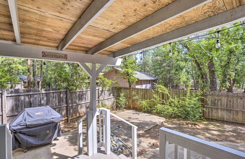 Lakehead-Lakeshore Cottage | Charming Shasta Lake Retreat: Boat, Hike & Fish!