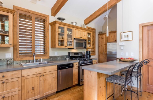 Warm Springs Condo | Charming Ski Condo, Walking Distance To Warm Springs Ski Lift