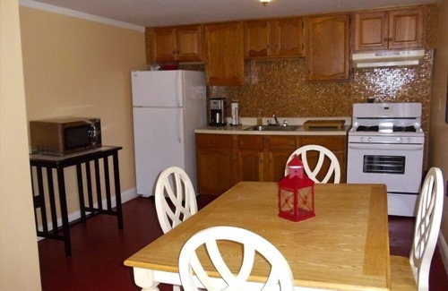 West Wardsboro House | Charming Ski House - close to Mt. Snow & Stratton Ski Areas W/WiFi