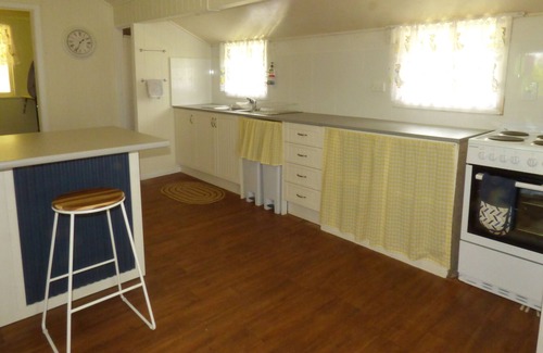 Yungaburra Cottage | Charming Spacious Open Plan Cottage with WiFi in Heart of Yungaburra Village