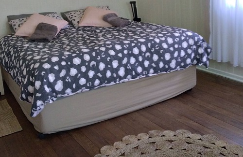 Yungaburra Cottage | Charming Spacious Open Plan Cottage with WiFi in Heart of Yungaburra Village