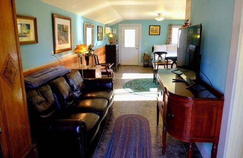 Midpines Cabin | Charming stone clad cabin with views off Highway 140 towards Yosemite