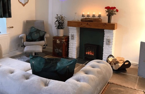 Penistone Cottage | Charming Stone Cottage in the Heart of Yorkshire!