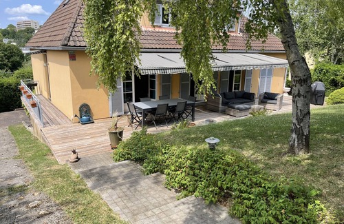 Le Pecq Apartment | Charming Studio in American-Owned Home Near Paris 2024 Olympic Venues
