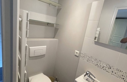 Le Pecq Apartment | Charming Studio in American-Owned Home Near Paris 2024 Olympic Venues