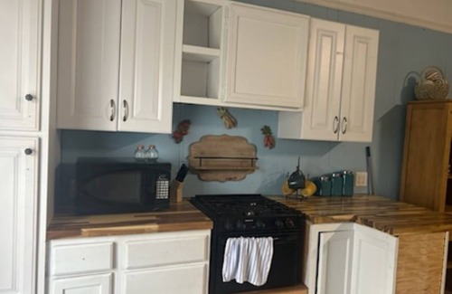 Ruth Apartment | Charming studio in the country with highspeed fiber WiFi. Great location!