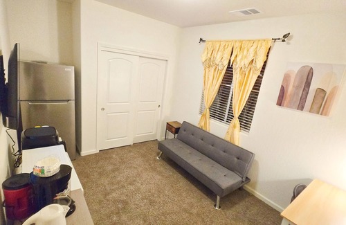 Tulare Apartment | Charming studio in wonderful Tulare with WiFi, AC