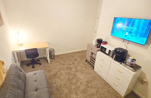 Tulare Apartment | Charming studio in wonderful Tulare with WiFi, AC