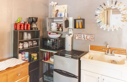 Charleston Apartment | Charming Studio Near Charleston's Hot Spots!