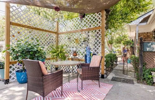 Charleston Apartment | Charming Studio Near Charleston's Hot Spots!