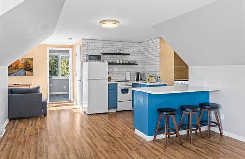 Ephraim Apartment | Charming Studio Over Bakery Fall Escape for Two