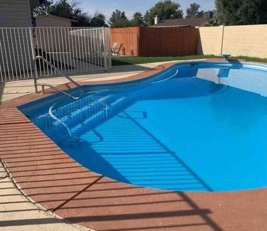 North Mountain House | CHARMING STUDIO OVERLOOKING THE POOL.