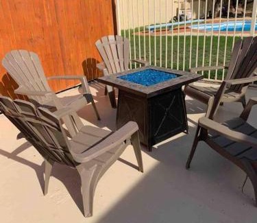 North Mountain House | CHARMING STUDIO OVERLOOKING THE POOL.