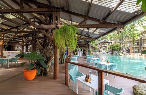 Port Douglas Apartment | Charming studio with WiFi, fitness room in delightful Port Douglas.