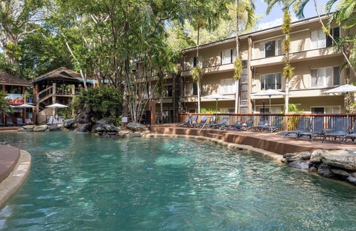 Port Douglas Apartment | Charming studio with WiFi, fitness room in delightful Port Douglas.