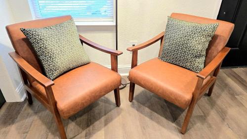 Mobile House | Charming & Stylish in Mid-Town