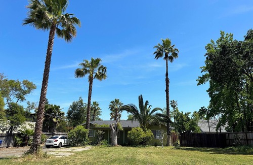 Arden-Arcade House | Charming Suite B