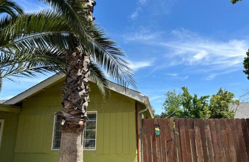 Arden-Arcade House | Charming Suite with privacy