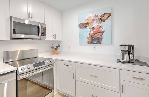 Sullivan's Island Apartment | Charming Sullivans Island Bungalow