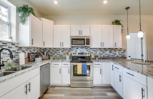 Sulphur Springs House | Charming Tampa Home < 3 Mi to Busch Gardens!