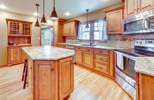 Blackstone House | Charming Tonica Farmhouse w/Private Yard!